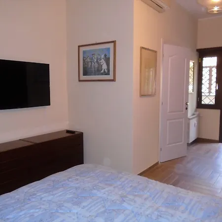 La Tana Di Sofia Penzion 4*