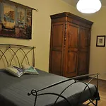 La Tana Di Sofia 4*